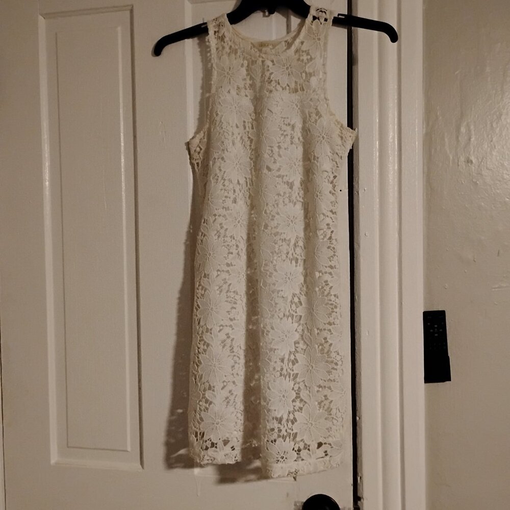 Elegant White Lace Dress